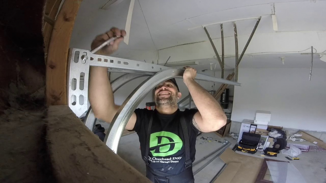 Znanec prodaja rabljena garažna vrata - lahko privarčujem?