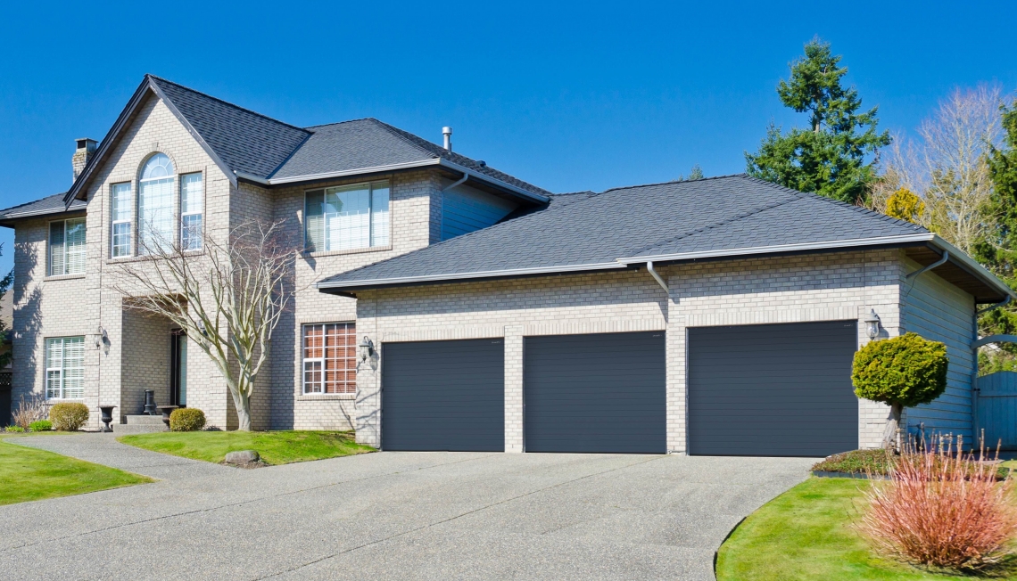 Kako izberemo prava garažna vrata za na&scaron; dom?