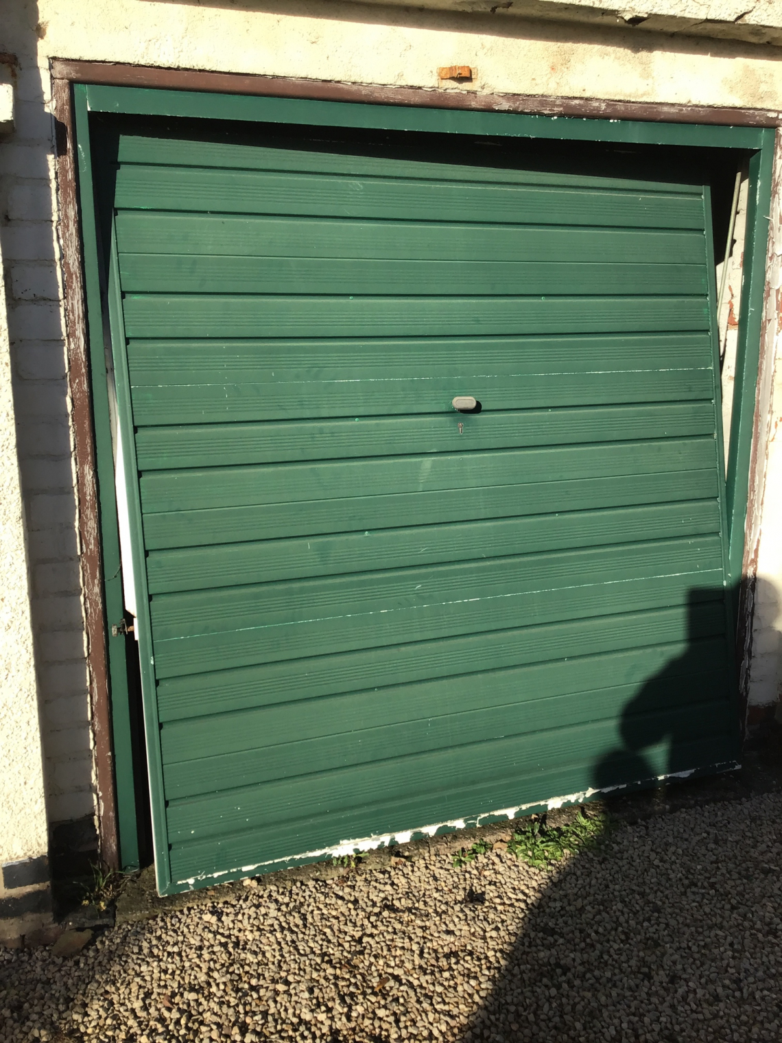 Kdaj je čas za zamenjavo garažnih vrat?